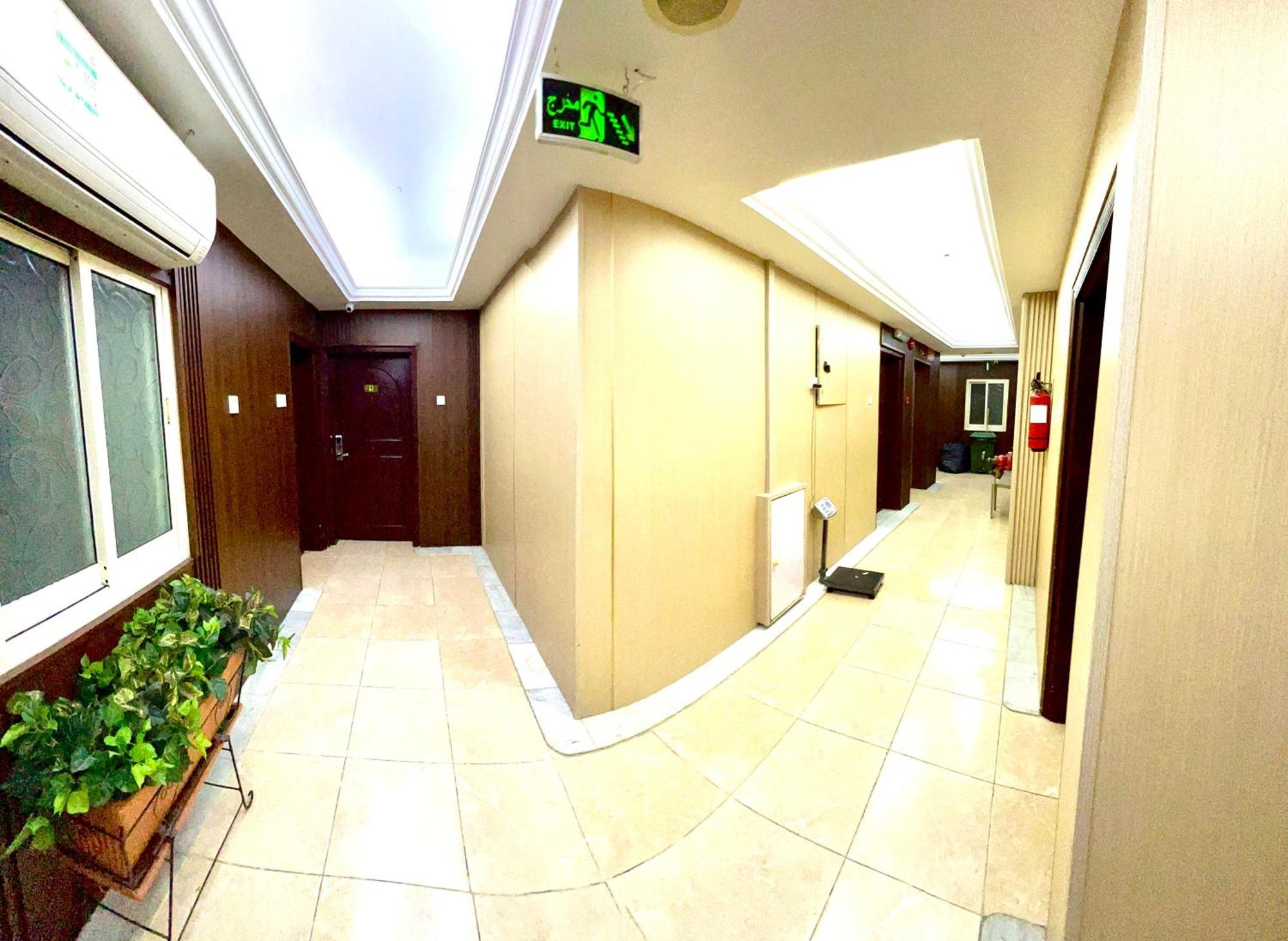 Al Ahrar Hotel Dubai Bagian luar foto