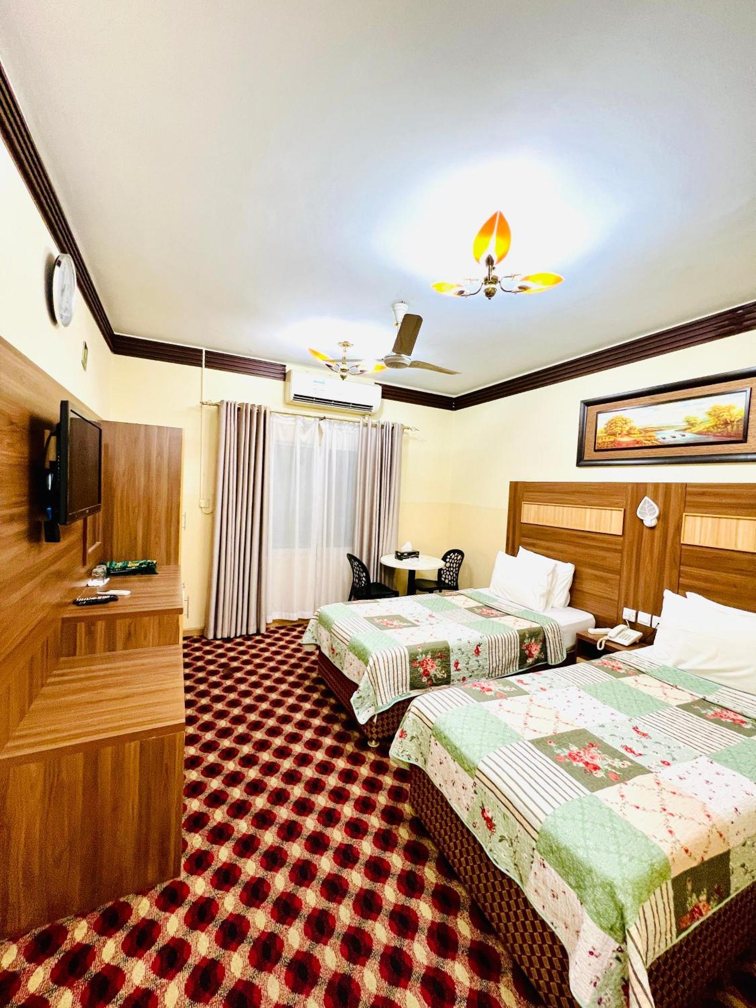 Al Ahrar Hotel Dubai Bagian luar foto