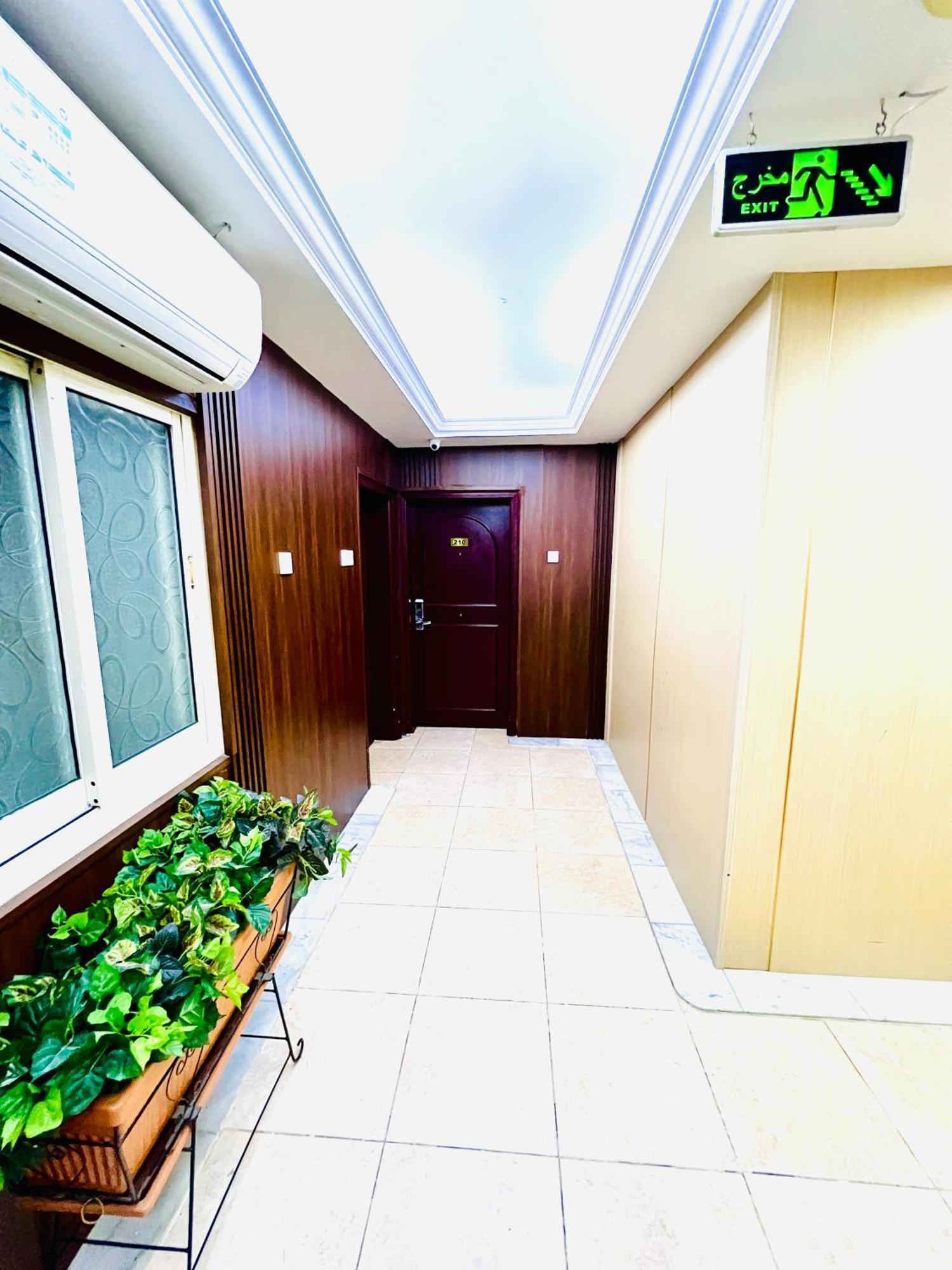 Al Ahrar Hotel Dubai Bagian luar foto