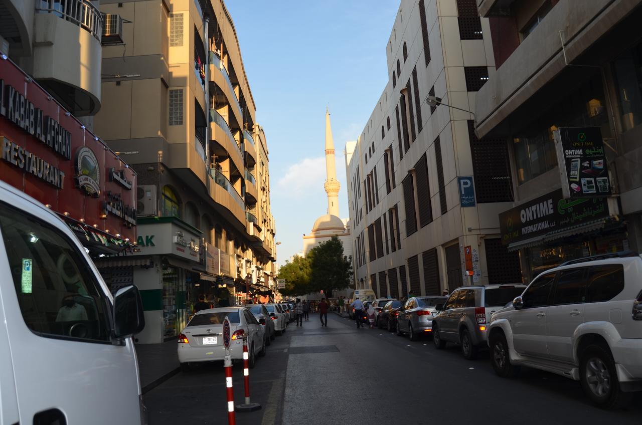 Al Ahrar Hotel Dubai Bagian luar foto