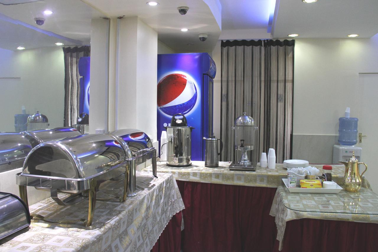 Al Ahrar Hotel Dubai Bagian luar foto